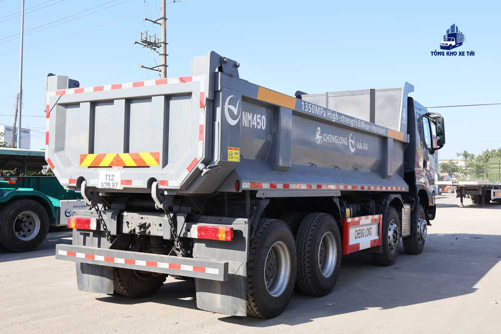 Xe Ben 4 Chân ChengLong H7 390HP Thùng U 15 Khối (Cầu Dầu)